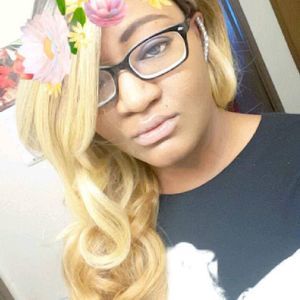 Meet your Posher, Candace